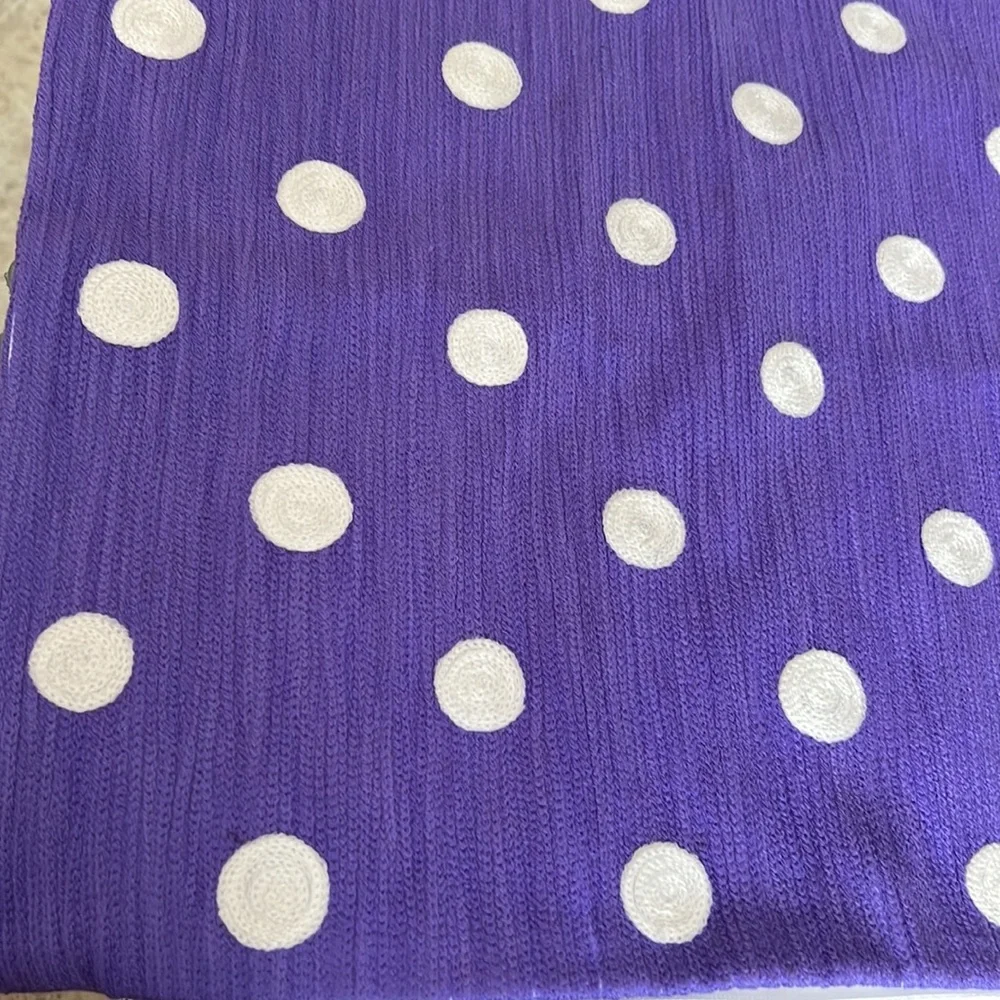 Pillow cover polka dot textured yarn purple and white New no tags 16x16”